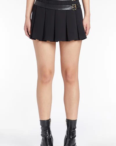 sanders skort black grande d5dbdad5 ec23 45f1 81e4 d2e3a3b3ab6b